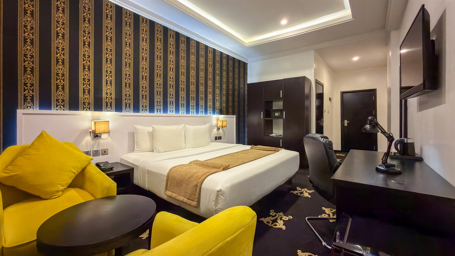 Deluxe Room at Silkwood Hotel